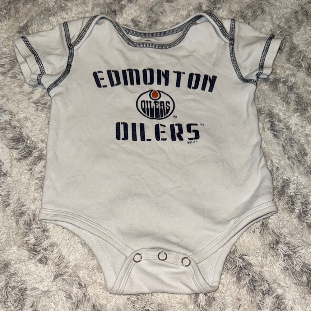 🍄NHL 12 M 100% cotton onesie, Edmonton Oilers NHL hockey team gender neutral